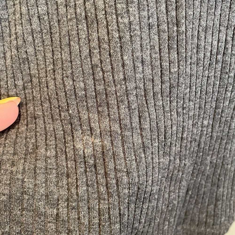CLUB MONACO long sleeve turtle neck - Picture 3 of 4